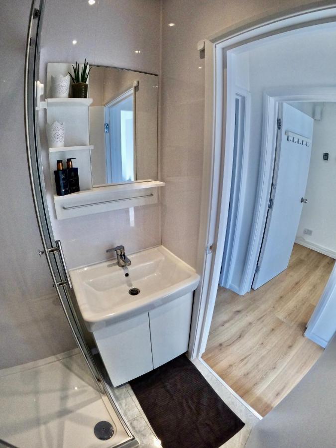 Lovely One Bedroom Flat Лондон Екстер'єр фото